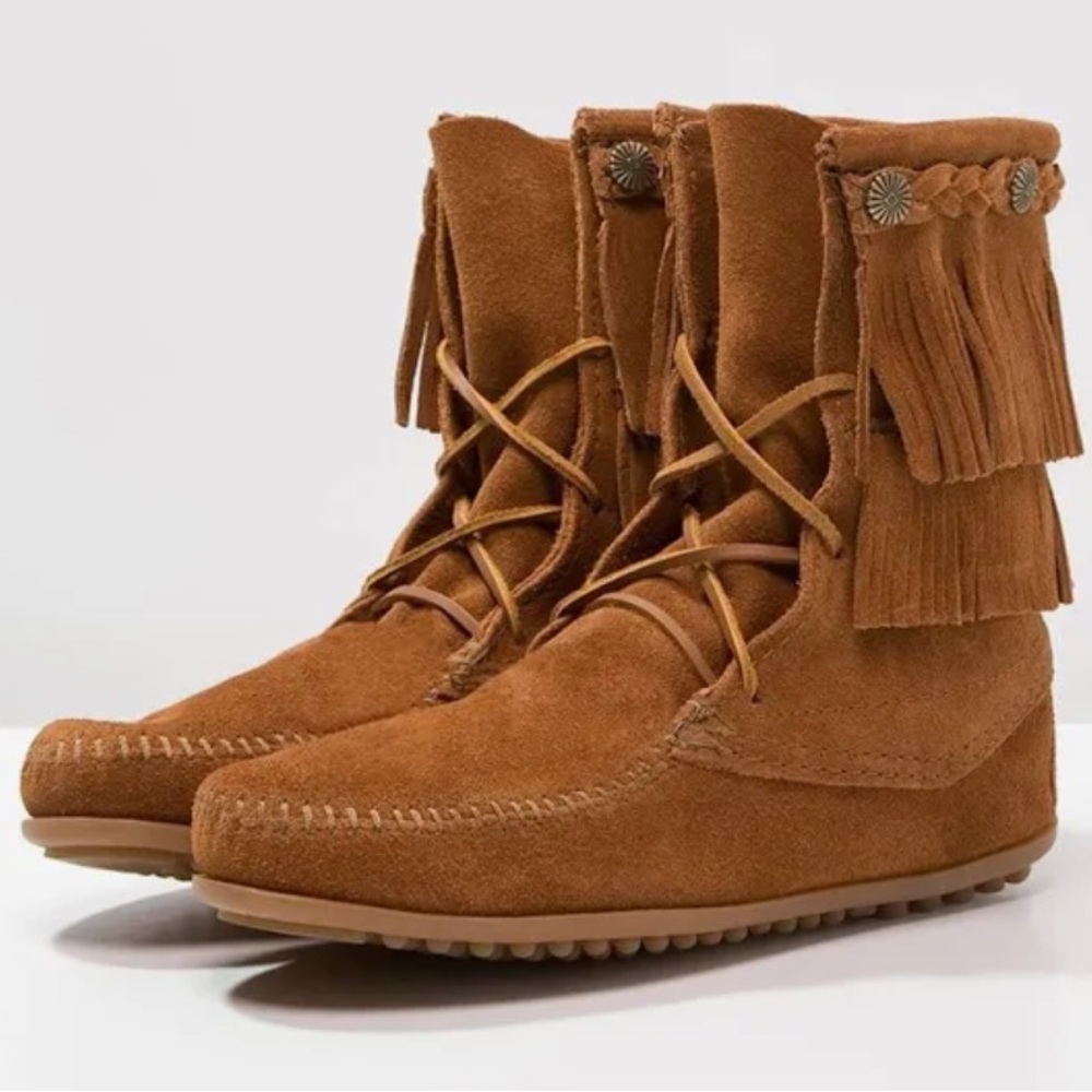 Minnetonka double fringe tramper boot